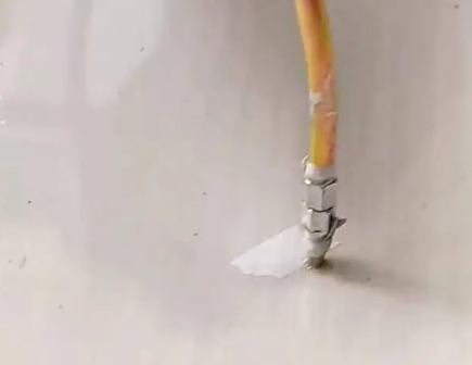 青阳瓷砖空鼓维修公司专业解答在瓷砖铺贴过程中，如果使用的砂料过粗（如全部使用了粗砂），可能会导致以下问题